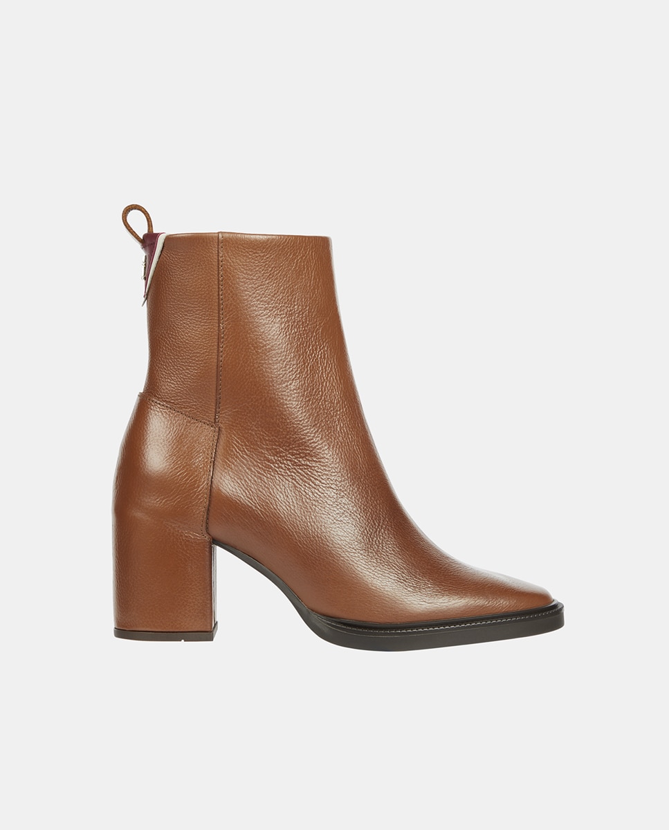 Imagen 0 de Botines de piel con tacón y detalle coorporativo Tommy Hilfiger en la parte trasera