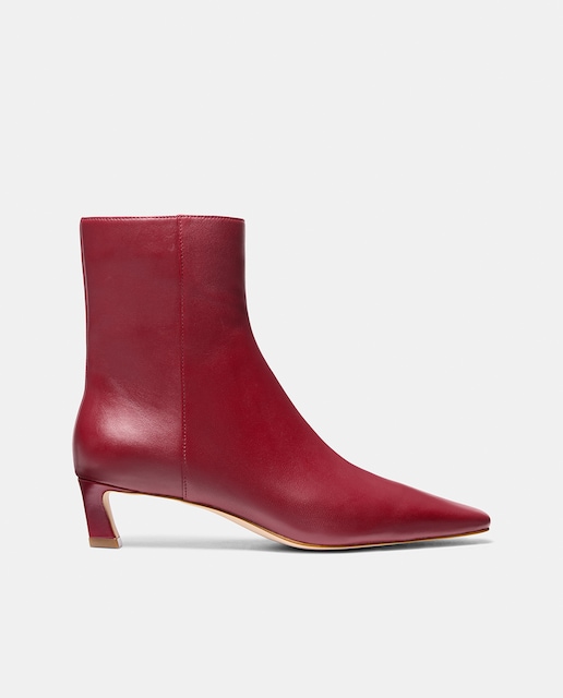 Imagen 0 de Botines de piel de mujer