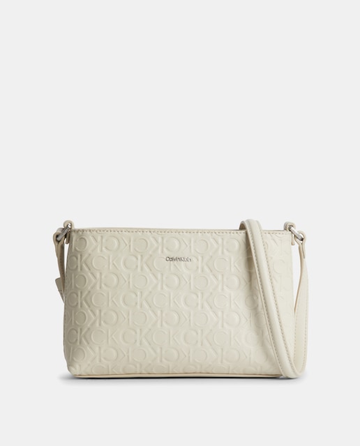 Imagen 0 de Bandolera reciclada en beige con logo CK grabado
