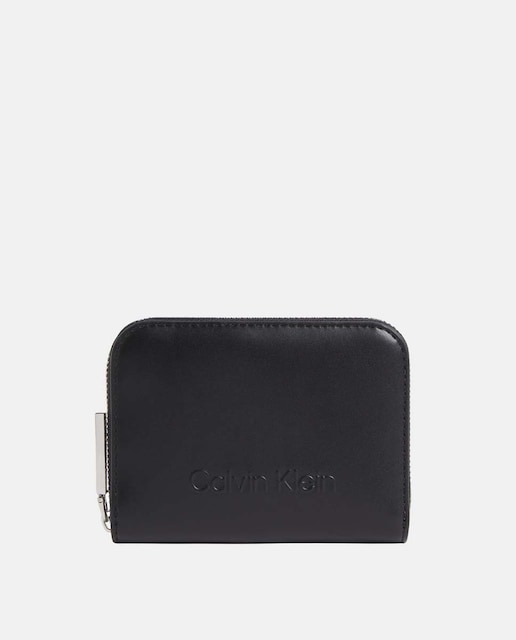 Imagen 0 de Cartera con logo embossed en la parte frontal