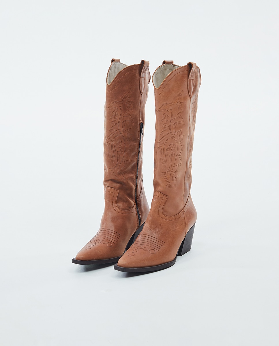 Imagen 0 de Bota cowboy alta piel punta afilada