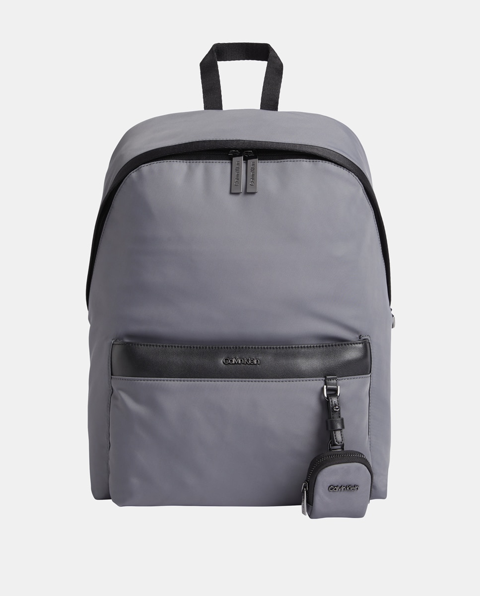 Imagen 0 de Mochila nylon Calvin Klein y estuche para los cascos
