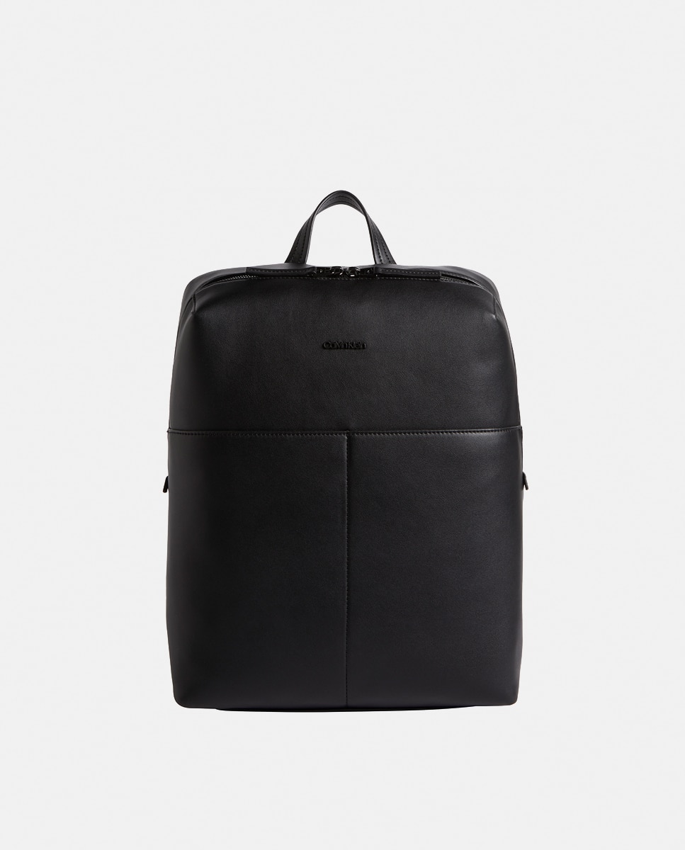 Imagen 0 de Mochila con compartimentos externos