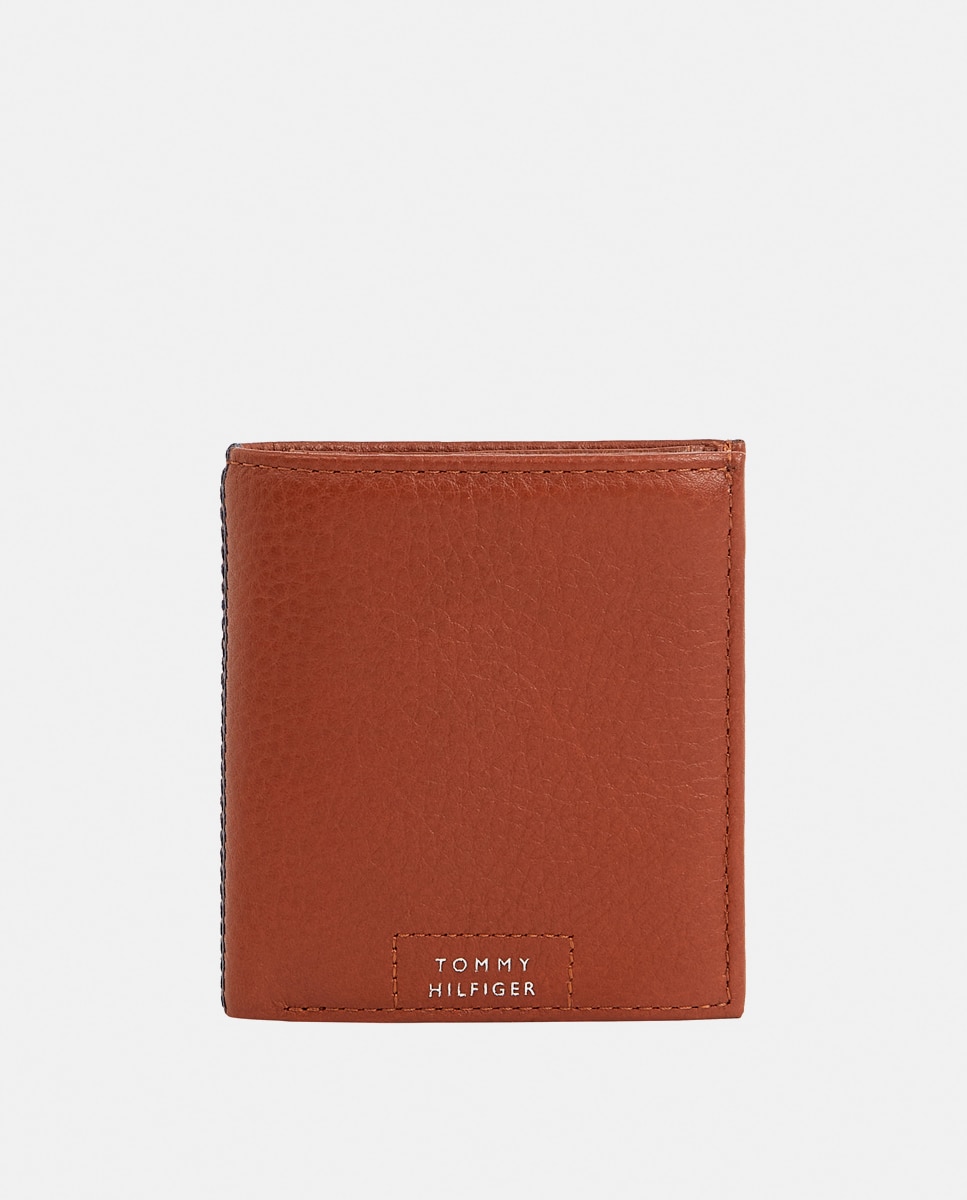 Imagen 0 de Cartera de hombre de piel en color cognac con logo Tommy Hilfiger