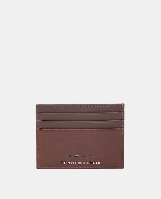 Imagen 0 de Tarjetero de hombre en color marrón de Tommy Hilfiger.