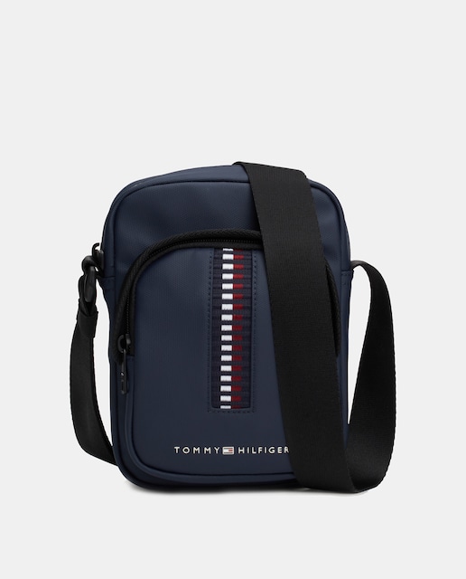 Imagen 0 de Bandolera estilo mini reporter de hombre en color azul marino de Tommy Hilfiger.