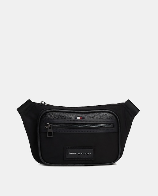 Imagen 0 de Riñonera de hombre en color negro de Tommy Hilfiger.