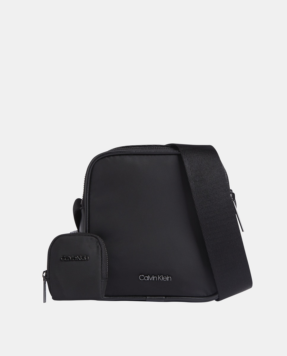 Imagen 0 de Bandolera nylon Calvin Klein y estuche para los cascos