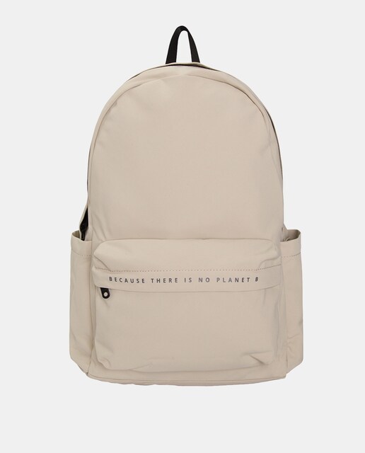 Imagen 0 de Mochila de materiales reciclados en topo con bolsillo frontal