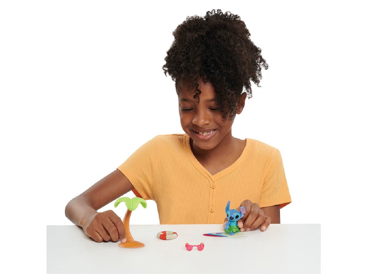 Figura Stitch com Acessórios 4