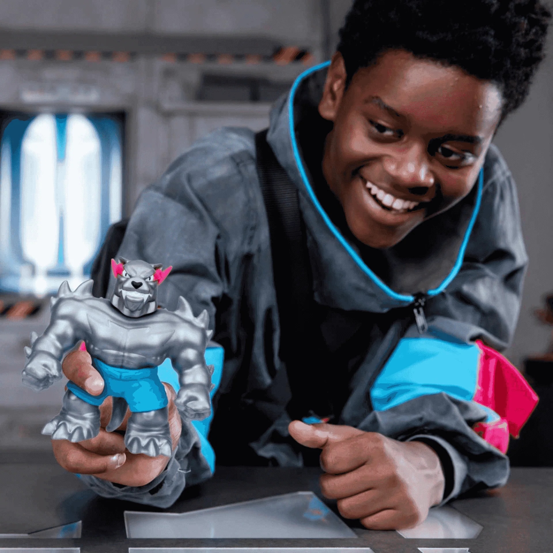 Mr Beast Lab Figura Stretchy Hero - Artigo Sortido. Envio realizado de forma aleatória 3