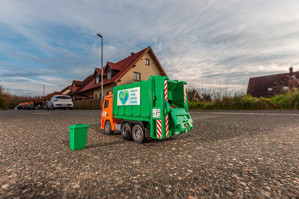1:20 MB Arocs Garbage Truck 100% RTR 7