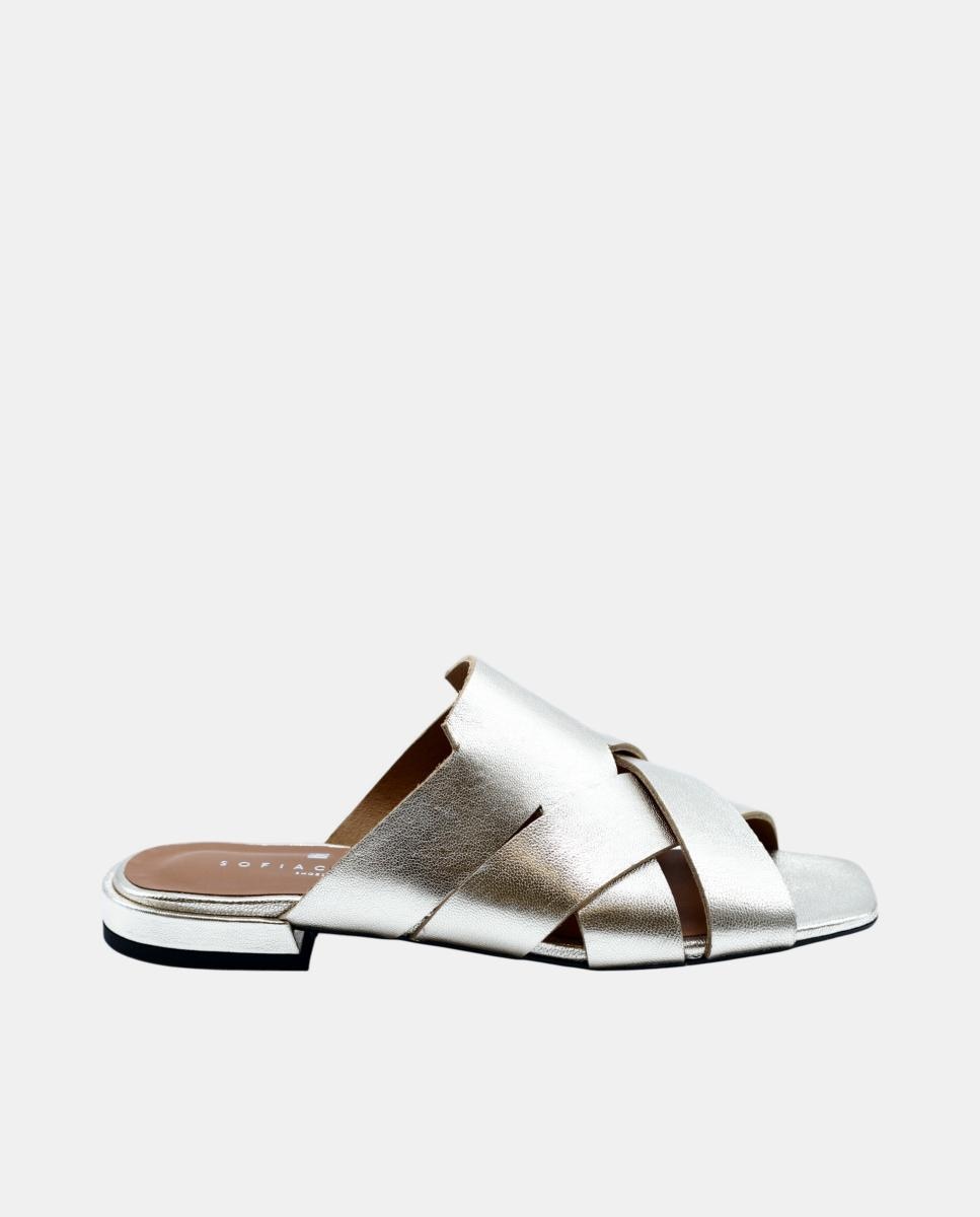 Imagem 0 de Sandália Rasa de Tiras em Pele