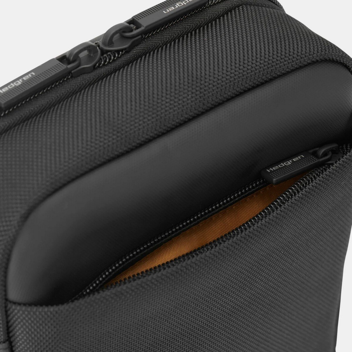 Bolsa de Cruzar Vertical em Azul RFID HEDGREN App HNXT01 Preto-3