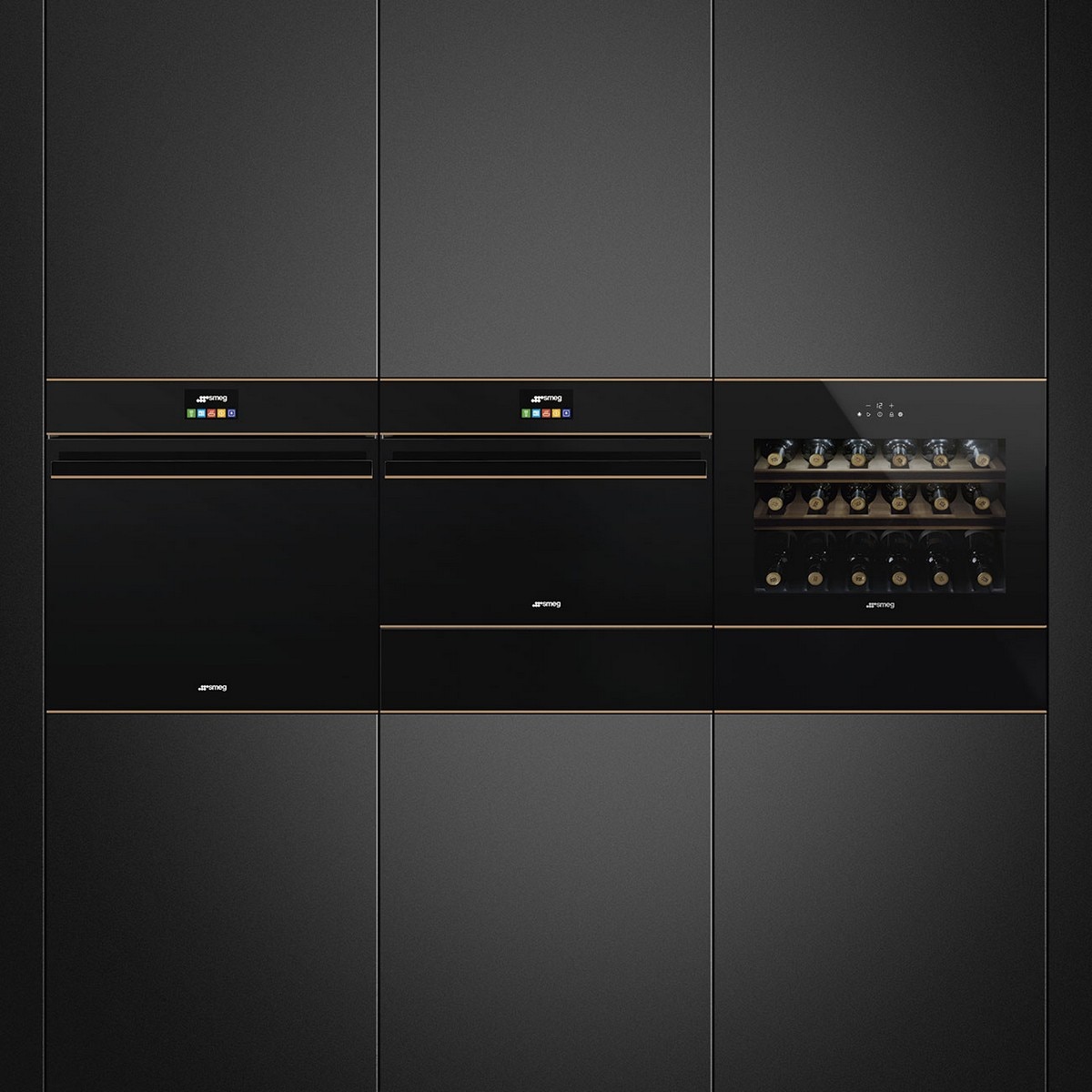 Gaveta de Sommelier Smeg Dolce Stil Novo CPS615NR - Preto e Perfis Cobre Preto / Cobre-2