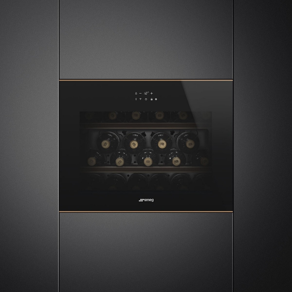 Garrafeira Encastrável Smeg Dolce Stil Novo CVI621RWNR3 Dobradiças à Direita com Capacidade para 21 Garrafas Standard - Preto e Perfis Cobre Preto / Cobre-2