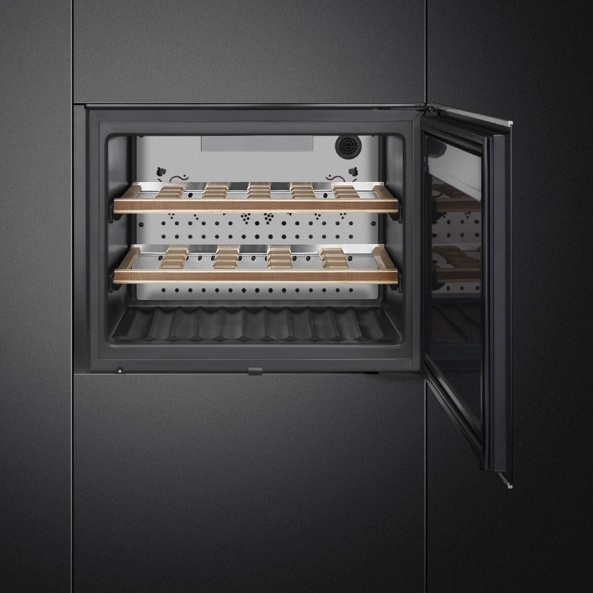 Garrafeira Encastrável Smeg Dolce Stil Novo CVI621RWNR3 Dobradiças à Direita com Capacidade para 21 Garrafas Standard - Preto e Perfis Cobre Preto / Cobre-3