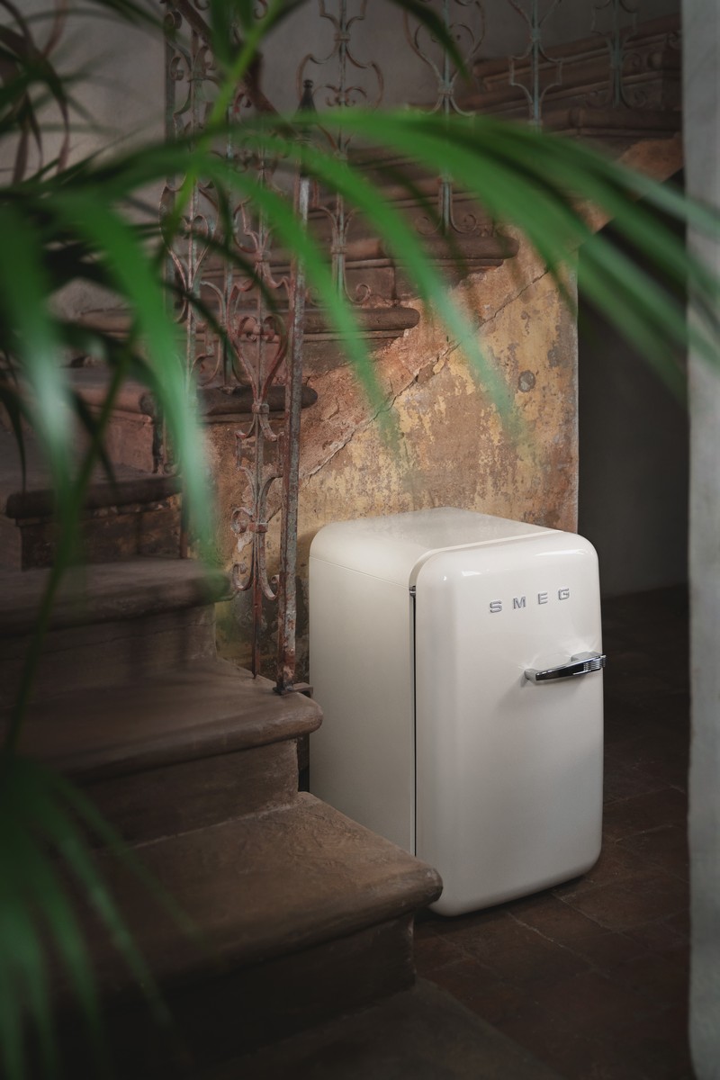 Frigorífico de 1 Porta Smeg FAB5RCR6, 34 Litros, Frio Estático, com Abertura à Direita - Creme Creme-4