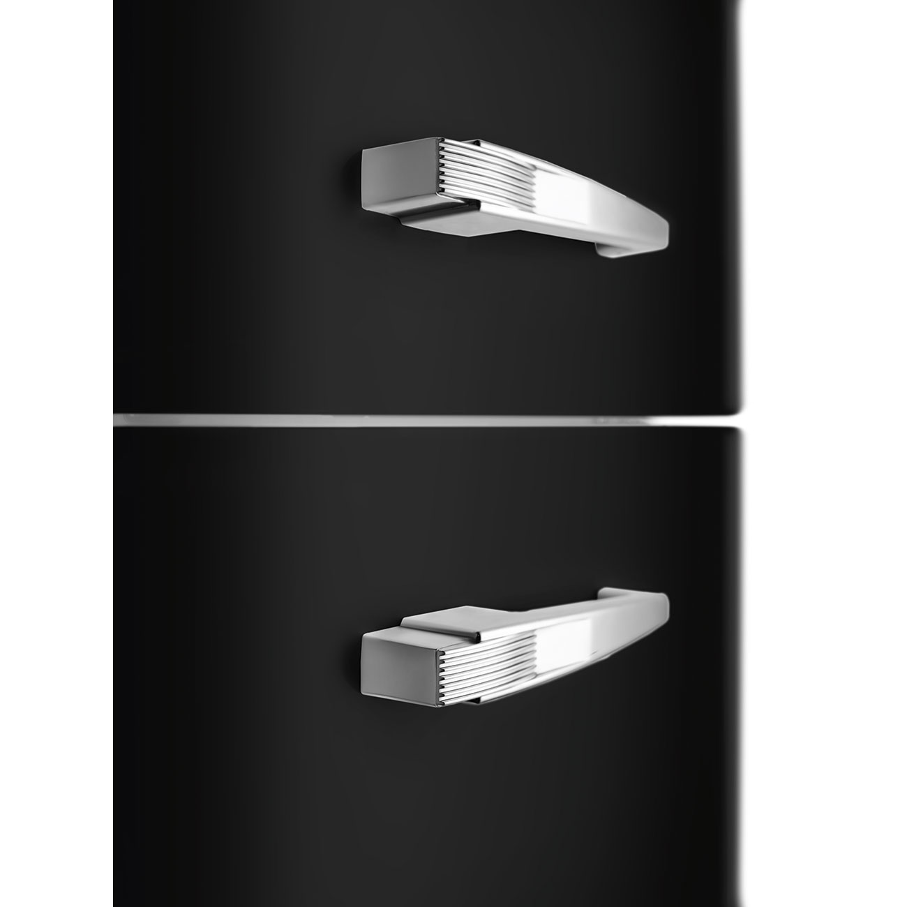 Frigorífico de 2 Portas Smeg FAB30RBL6 Ventilado, 294 Litros com Abertura à Direita - Preto Preto-10
