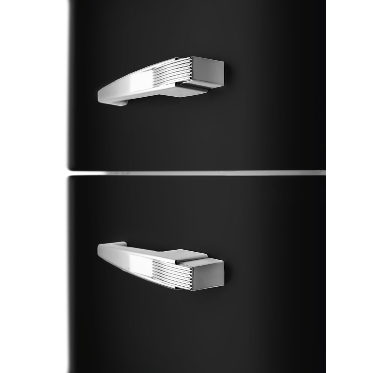 Frigorífico de 2 Portas Smeg FAB30LBL6 Ventilado, 294 litros com Abertura à Esquerda - Preto Preto-3
