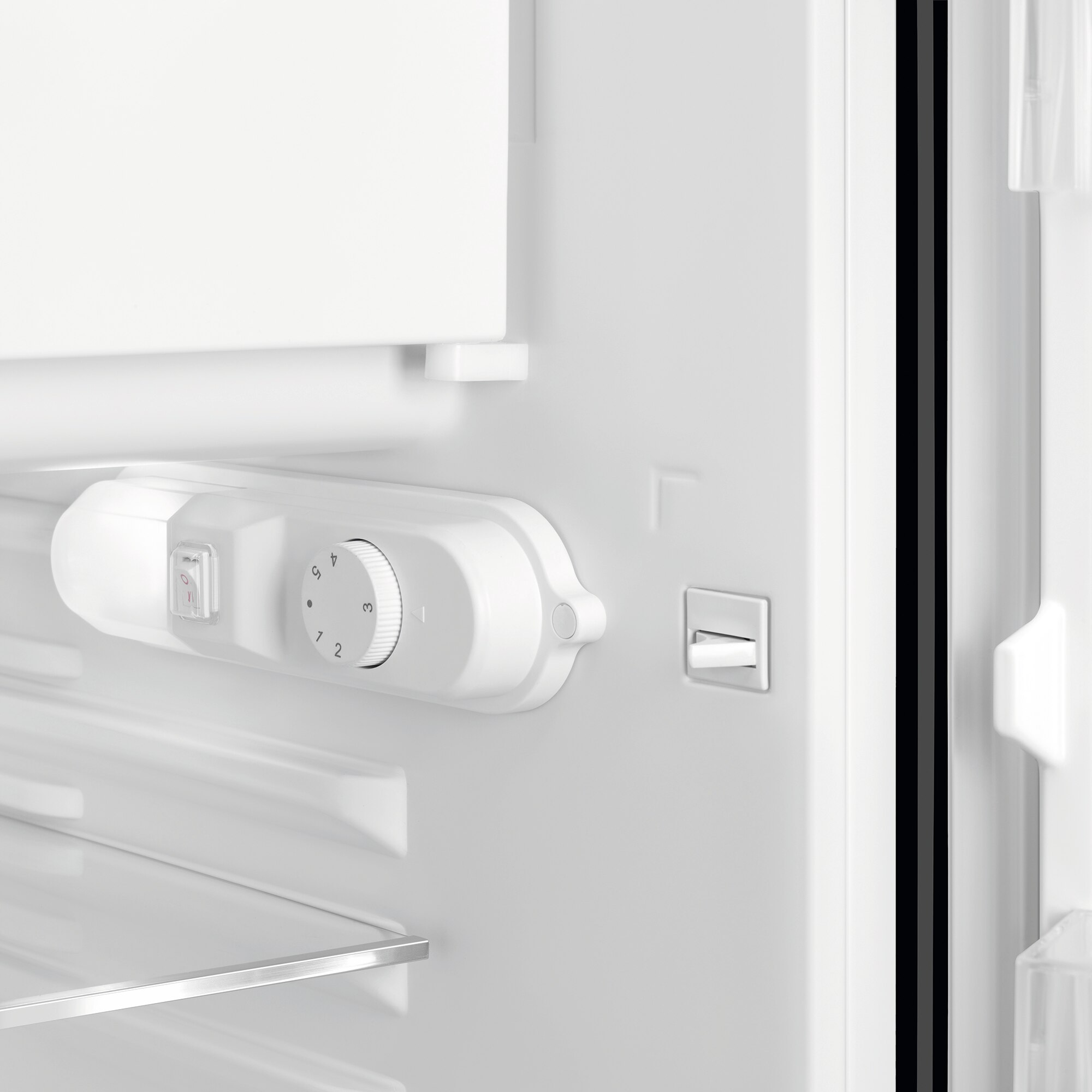 Recondicionado - Grade B - Frigorífico de 1 Porta Smeg Anni 50 FAB10RBL5 Estático com Dobradiças à Direita e de 97 cm - Preto Polido Preto-9