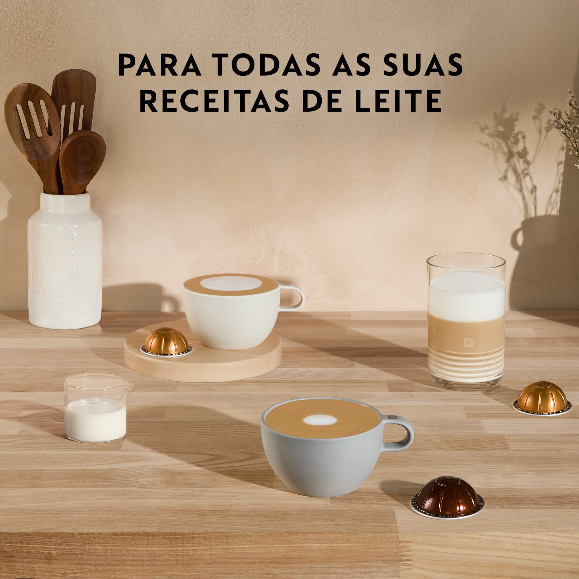 Máquina de Café De'Longhi Nespresso Vertuo Plus ENV150.B para Cápsulas - Preto Preto-8