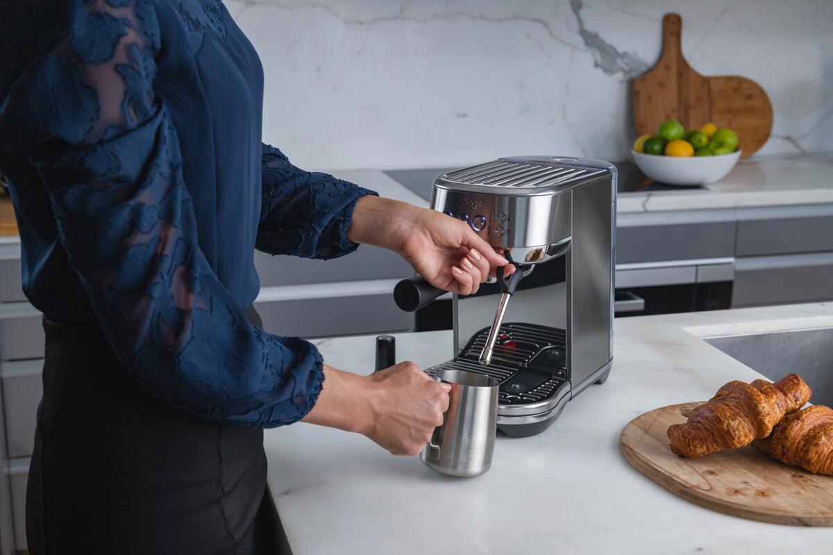 Máquina de Café Expresso Manual Sage SES500BSS4EEU1 Maschine Bambino™ Plus de 1,9 Litros - Café Moído - Inox e Preto Inox-4