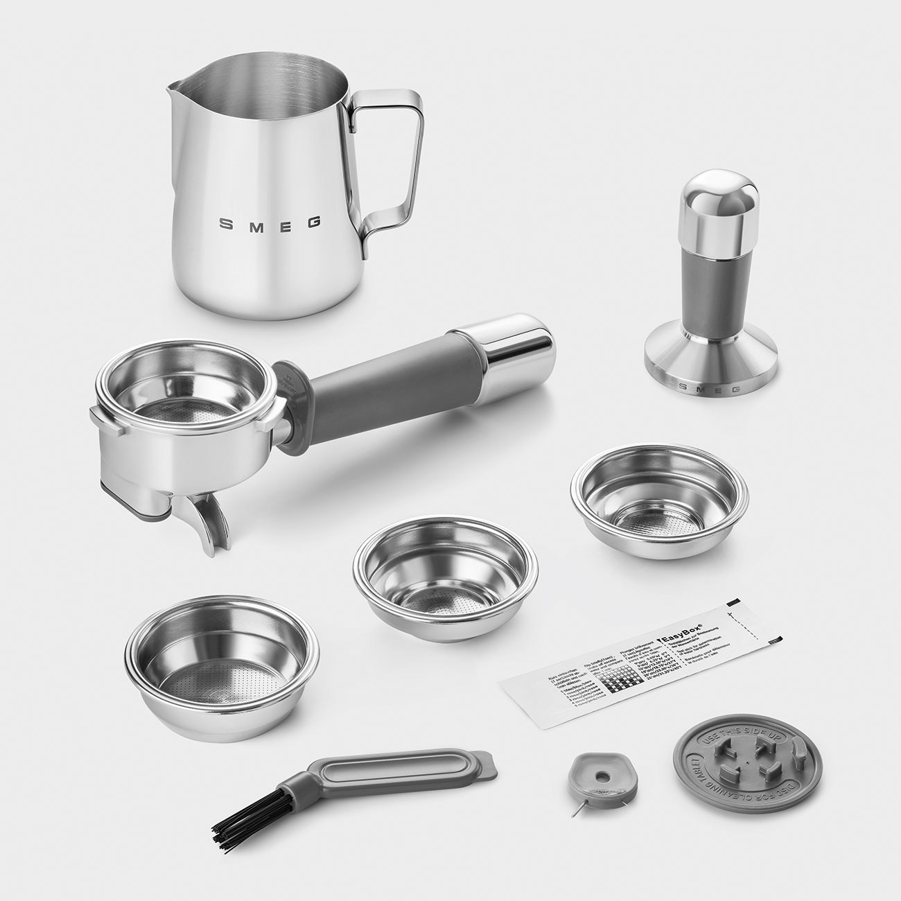 Máquina de Café Expresso Manual Smeg Anni 50 com Moinho Preto mate-8