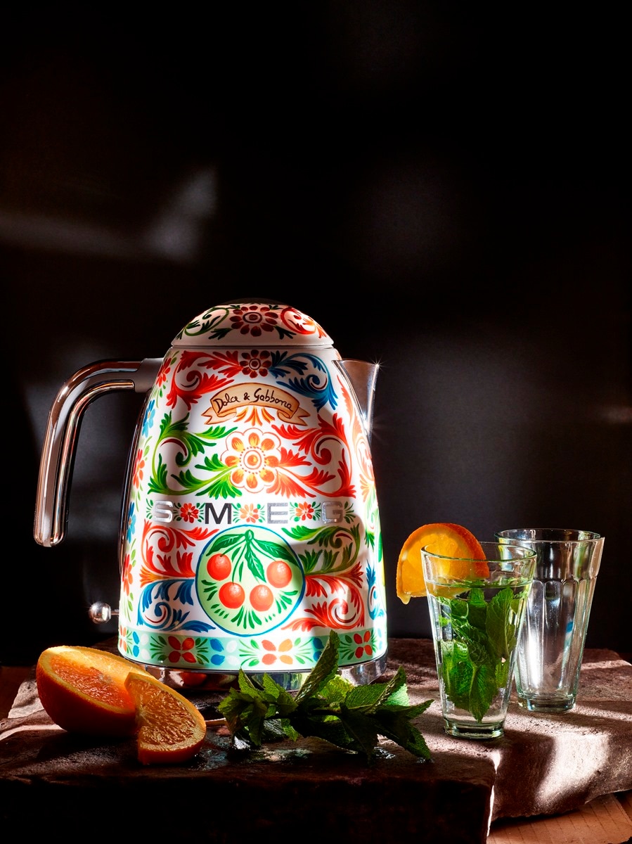 Jarro Elétrico Smeg Anni 50 KLF03DGEU Dolce&Gabbana Sicily Is My Love de 2400 W e de 1,7 Litros - Multicor Multicolor-4