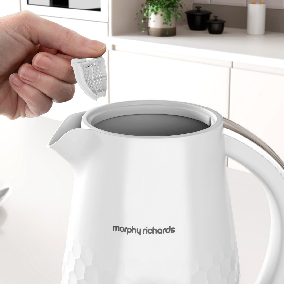 Jarro Elétrico Morphy Richards Linha Hive 108274 de 3000 W e Capacidade de 1,5 Litros - Branco Branco-3