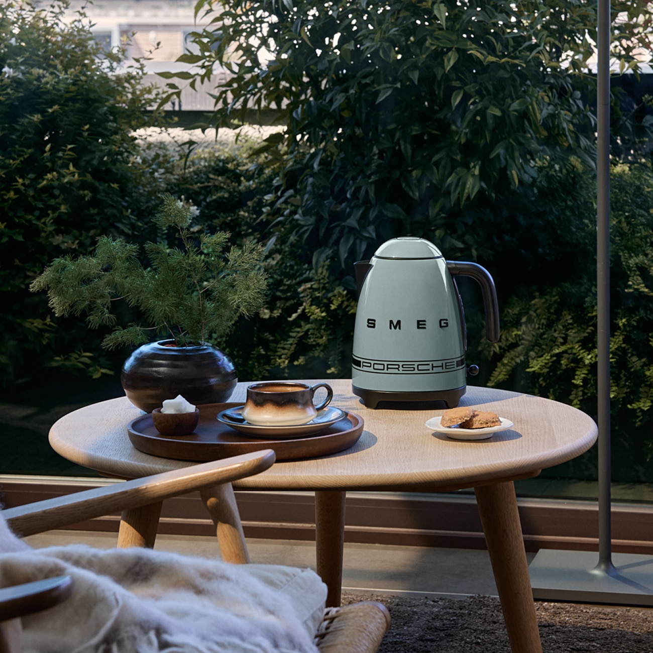 Jarro Elétrico Smeg Porsche KLF03 de 1,7 Litros - Shade Green 6