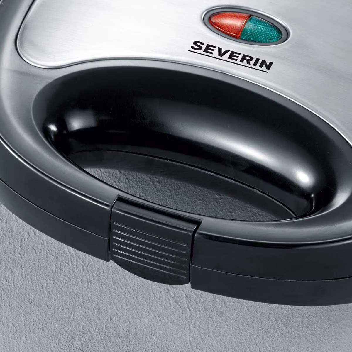 Sandwicheira Severin SA296 de 600 W - Inox e Preto Inox/Preto-4