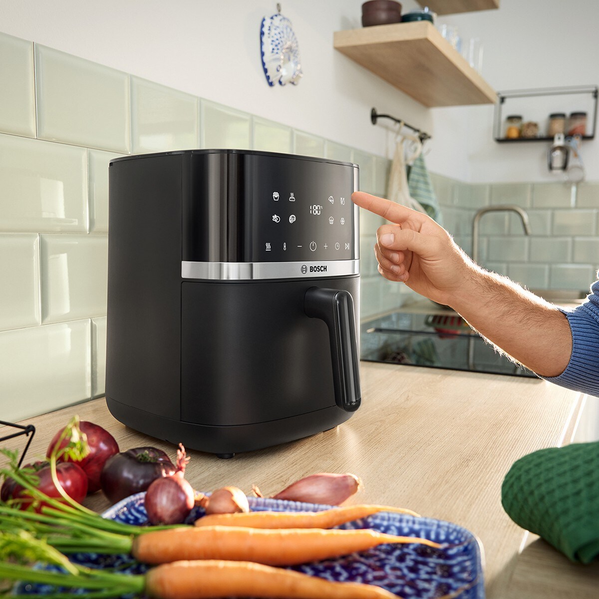 Fritadeira Air Fryer Bosch Serie 4 MAF462B0 de 2050 W e 6,1 Litros - Preto Preto-5