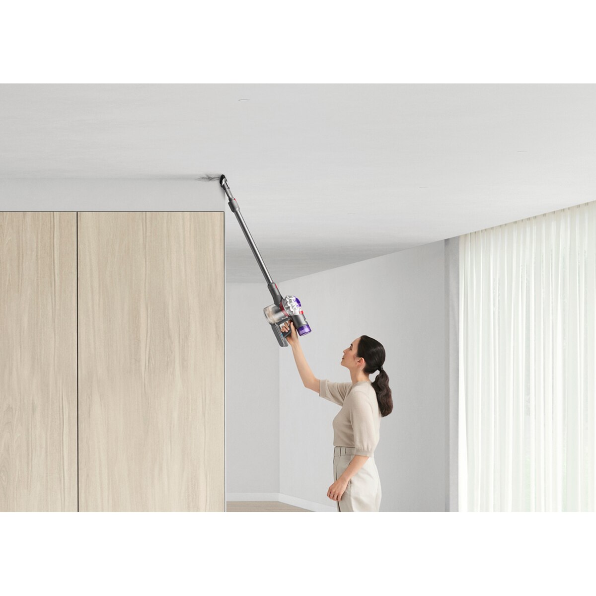 Aspirador Vertical Dyson V8 492636-01 Advanced com Ciclones 2 Tier Radial e Recarregável 5