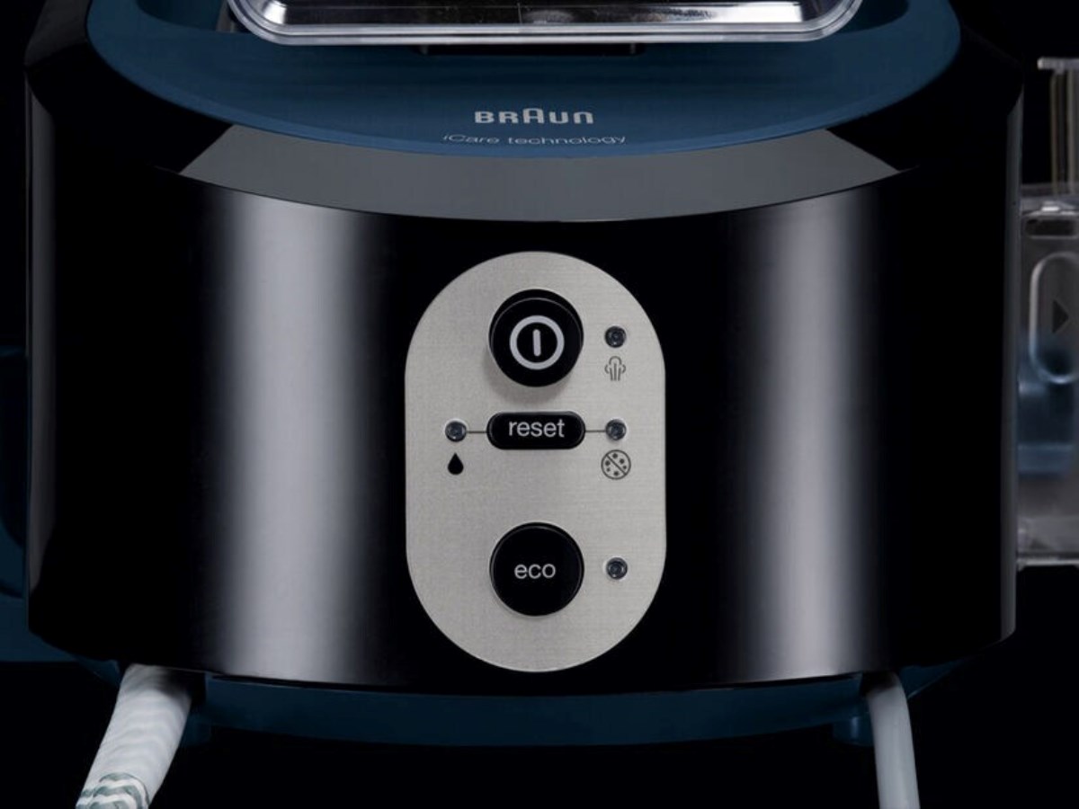 Ferro de Engomar com Caldeira Braun CareStyle 5 IS5145BK de 2400 W Jato a Vapor 400 g/min e Pressão 6.8 bar - Preto e Azul Preto / Azul-3