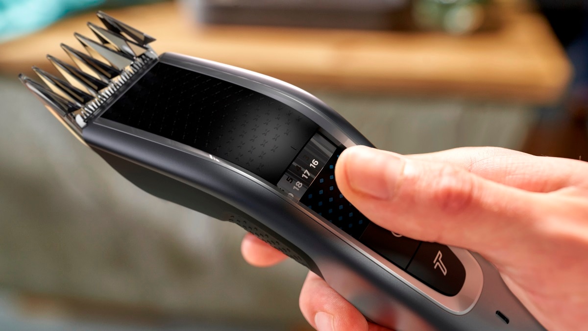Aparador de Cabelo Philips HC5630/15 - Pente para Barba de 3 dias, Uso com e sem Cabo e Autonomia 90 min - Preto e Prateado Preto / Prateado-8