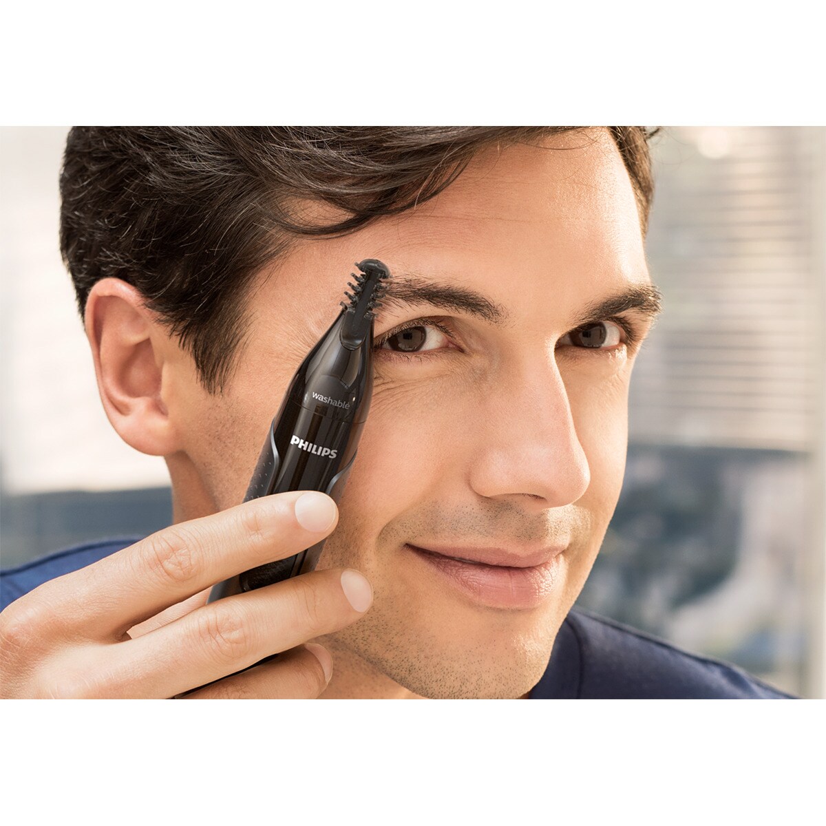 Aparador de Precisão Philips NT3650/16 - Nariz, Orelhas e Sobrancelhas, Escova de Limpeza e Bolsa de Viagem - Preto Preto-6