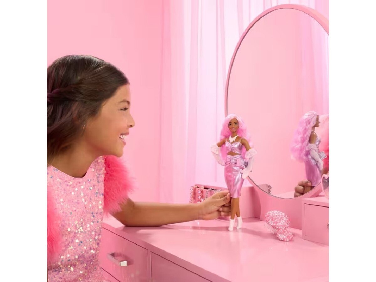 Barbie Deluxe Style com Cabelo Rosa 2
