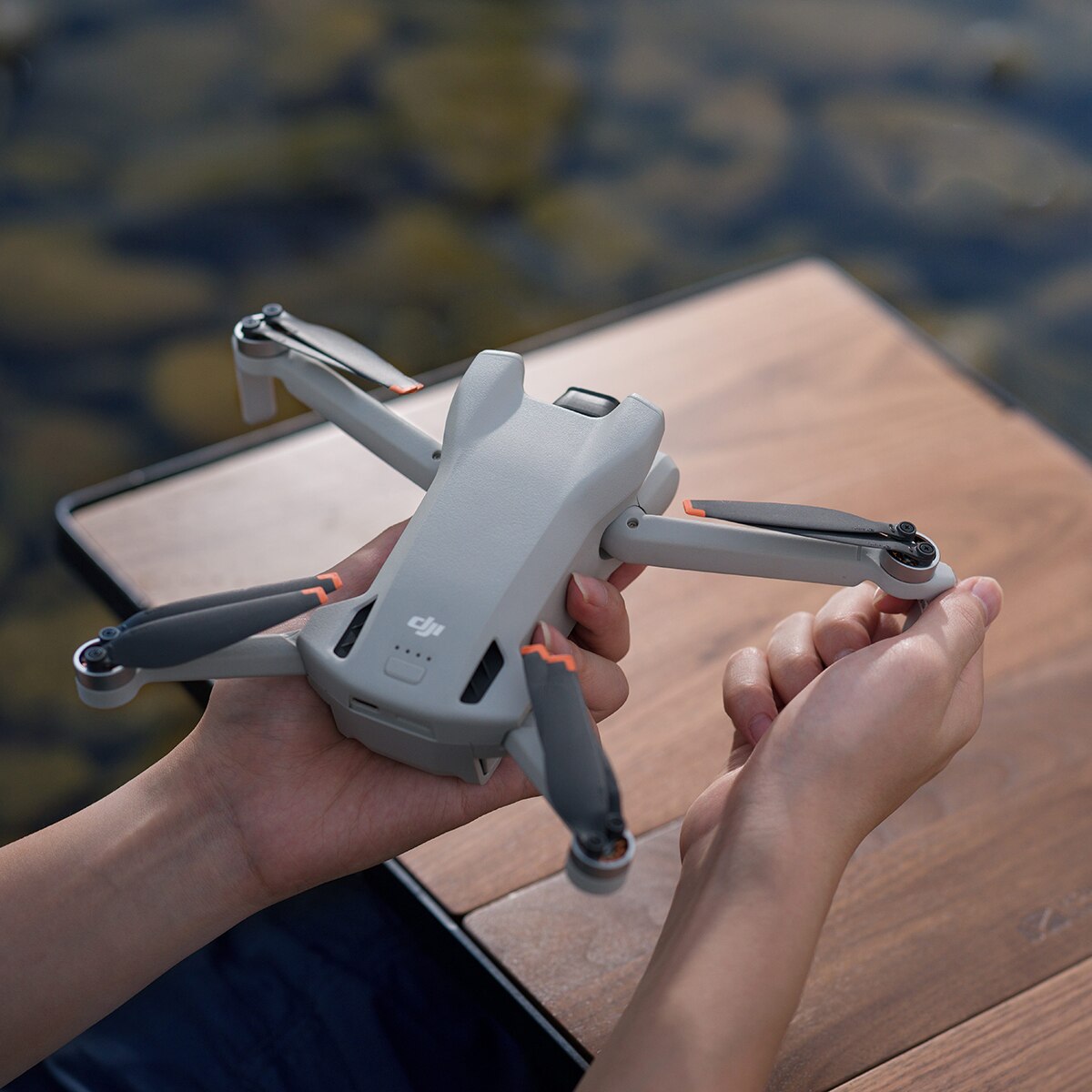 Drone DJI Mini 3 + Comando Remoto DJI RC 6