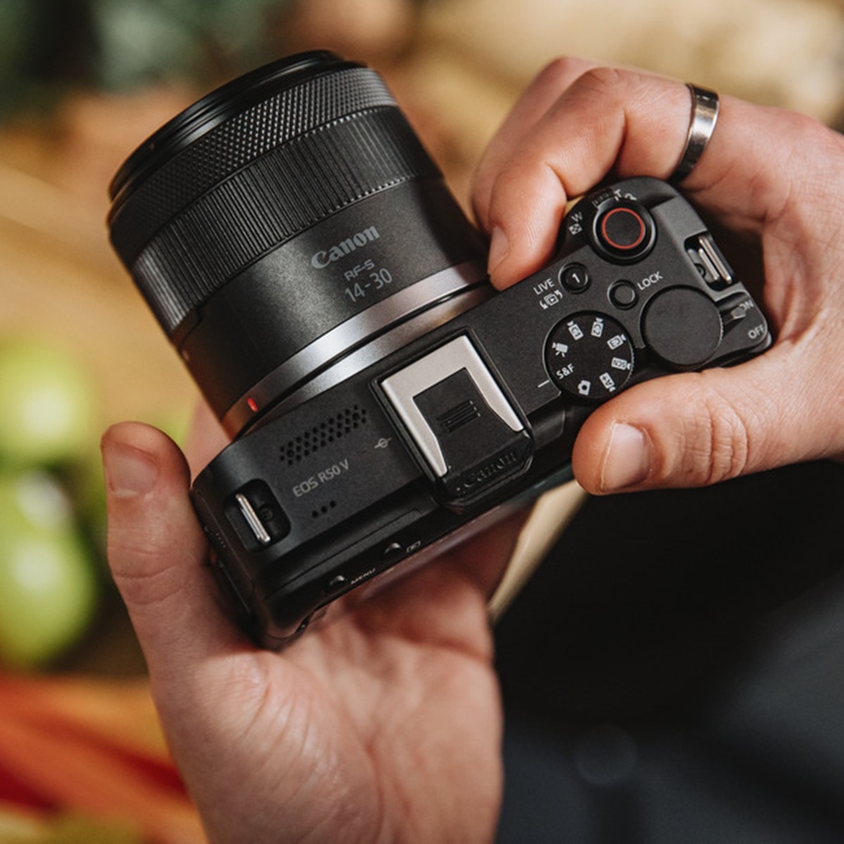 Câmara Evil Canon EOS R50V (Corpo) Preto-12