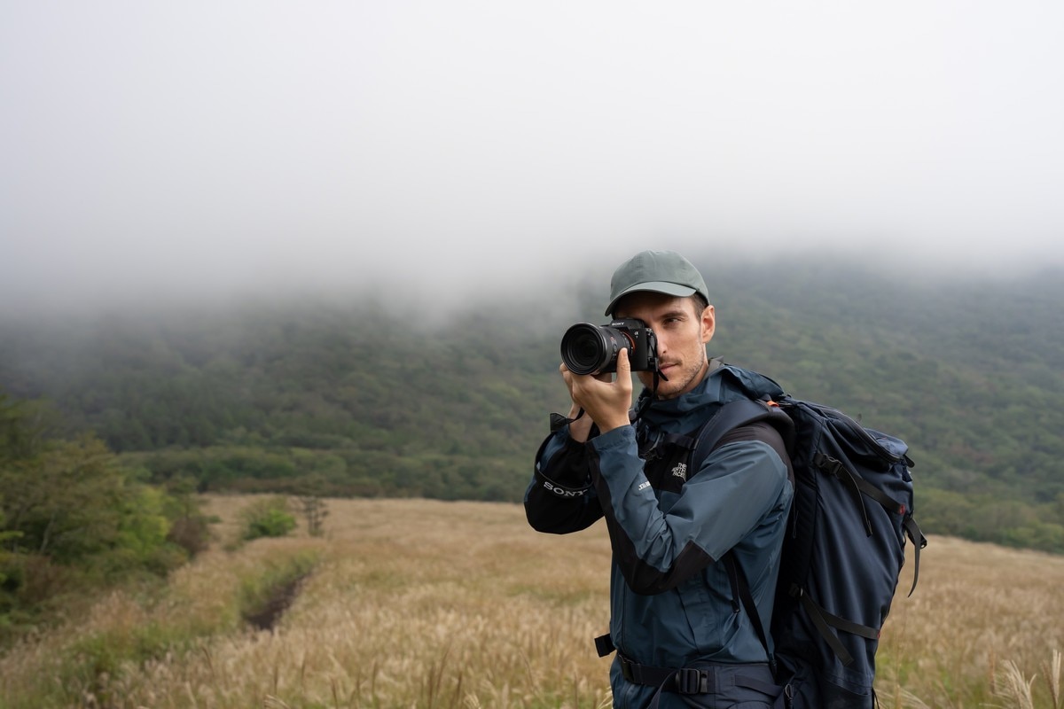 Câmara Sony Alpha 7V Câmara Mirrorless full-frame Corpo com 33 MP, Autofoco por IA e Câmara de Vídeo 4K 120p Preto-6