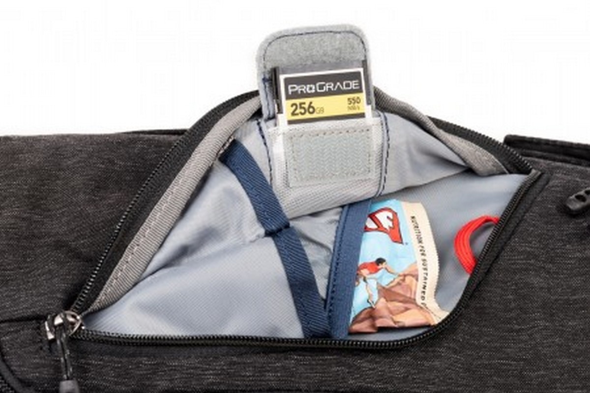 Mochila ThinkTank Urban Access Sling 8 - Preto Cinzento-10