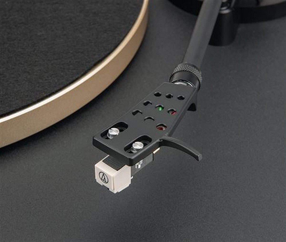 Giradiscos JBL Spinner Turntable com Bluetooth - Preto / Dourado Negro / Ouro-7