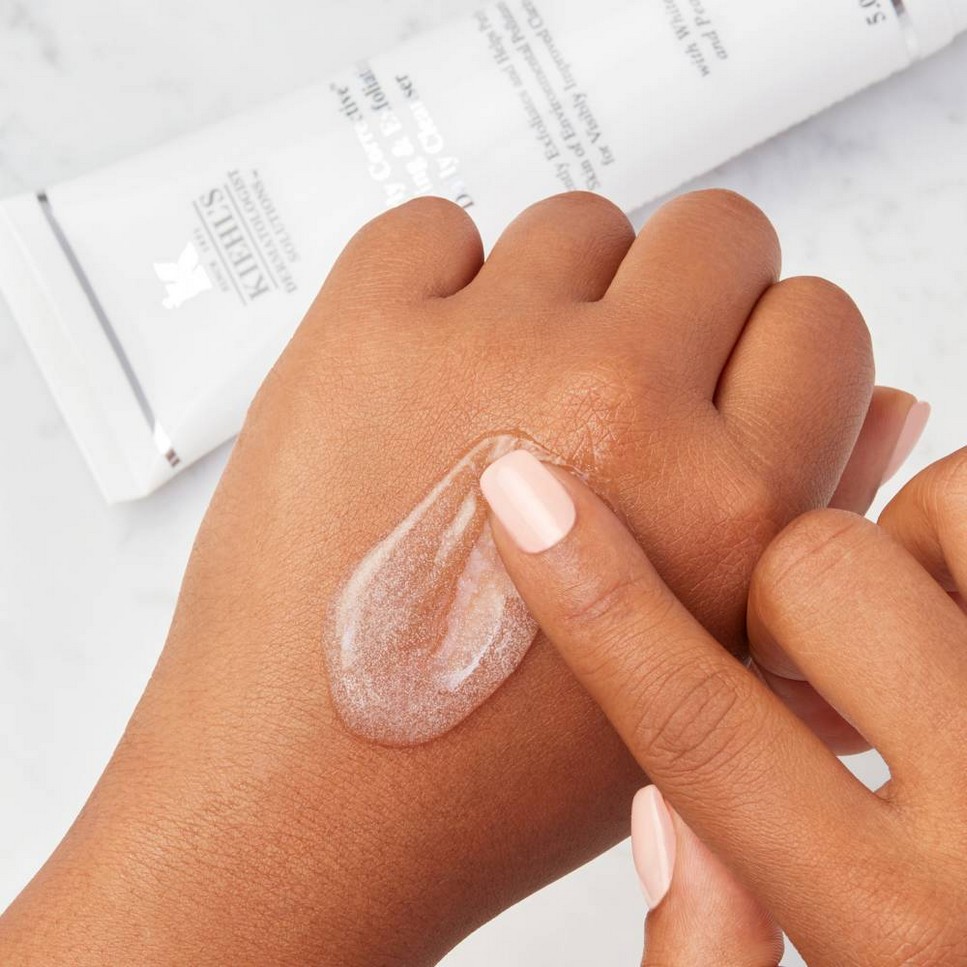 Clearly Corrective™ Brightening & Exfoliating Daily Cleanser - 125 ml 4
