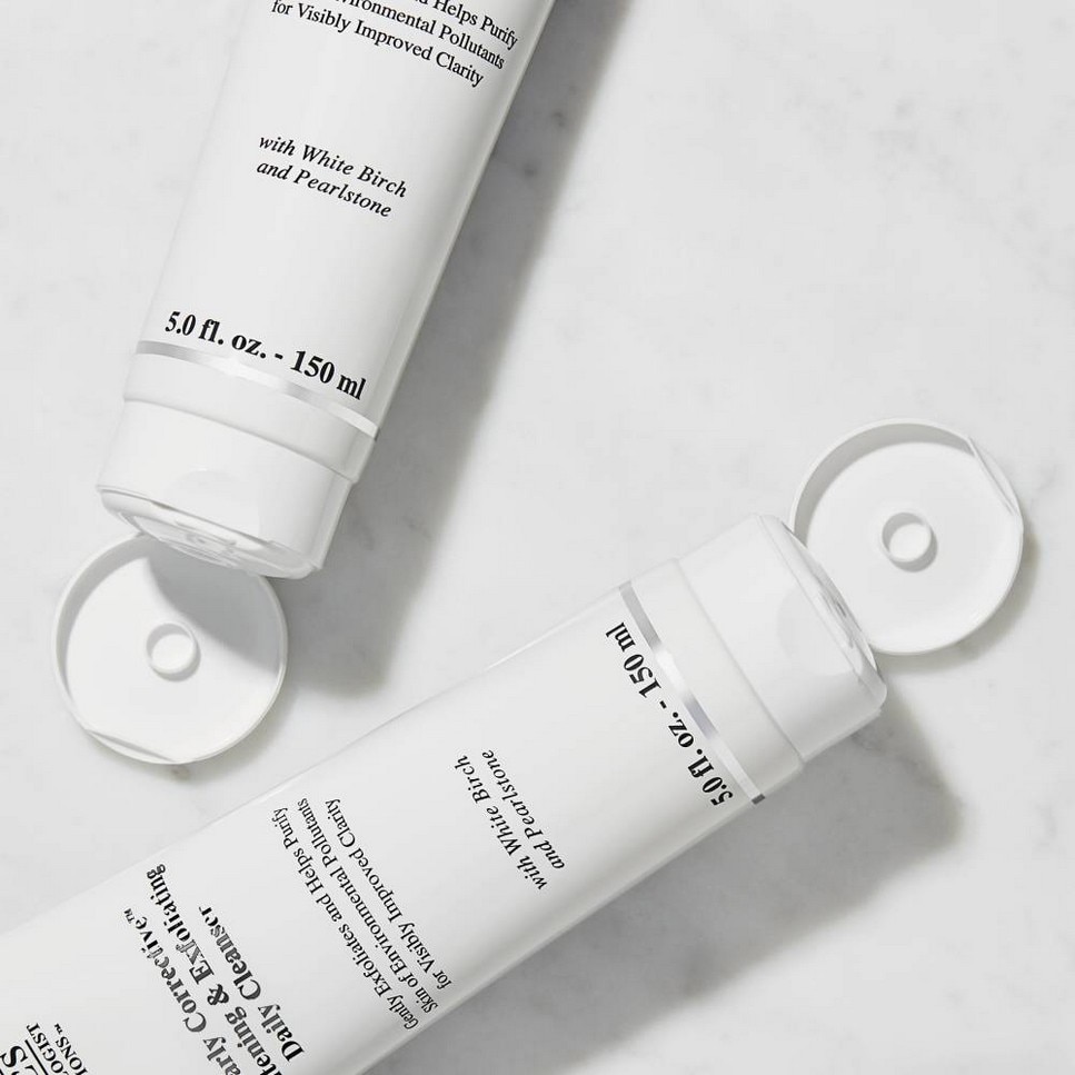Clearly Corrective™ Brightening & Exfoliating Daily Cleanser - 125 ml 7