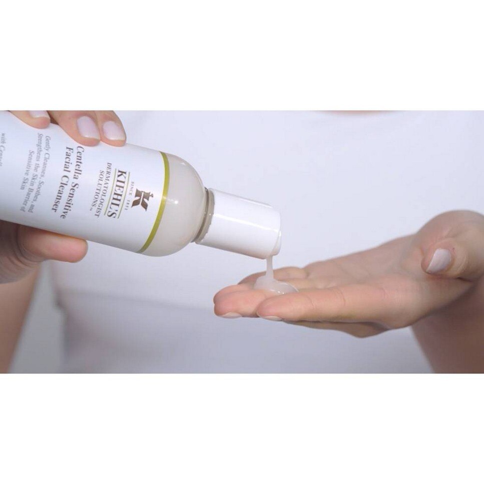 Centella Sensitive Facial Cleanser - 250 ml 3