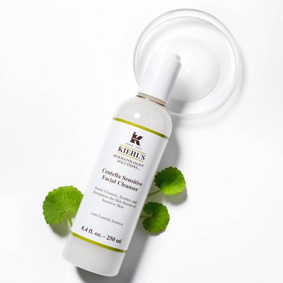 Centella Sensitive Facial Cleanser - 250 ml 4