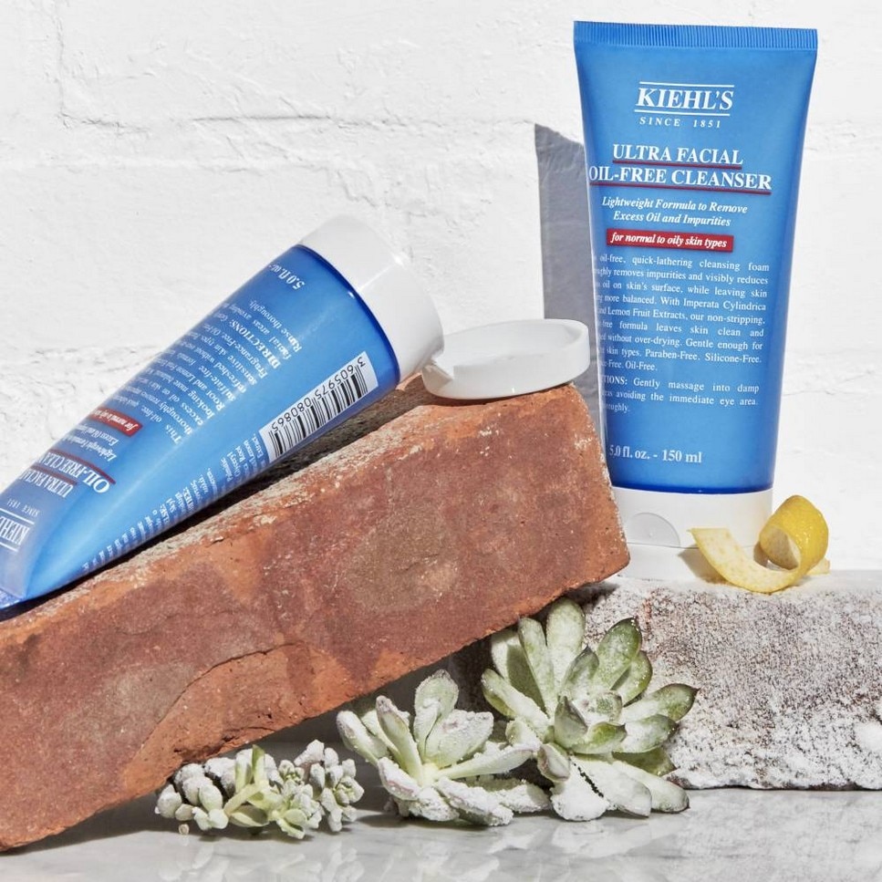 Ultra Facial Oil-Free Cleanser - 150 ml 5