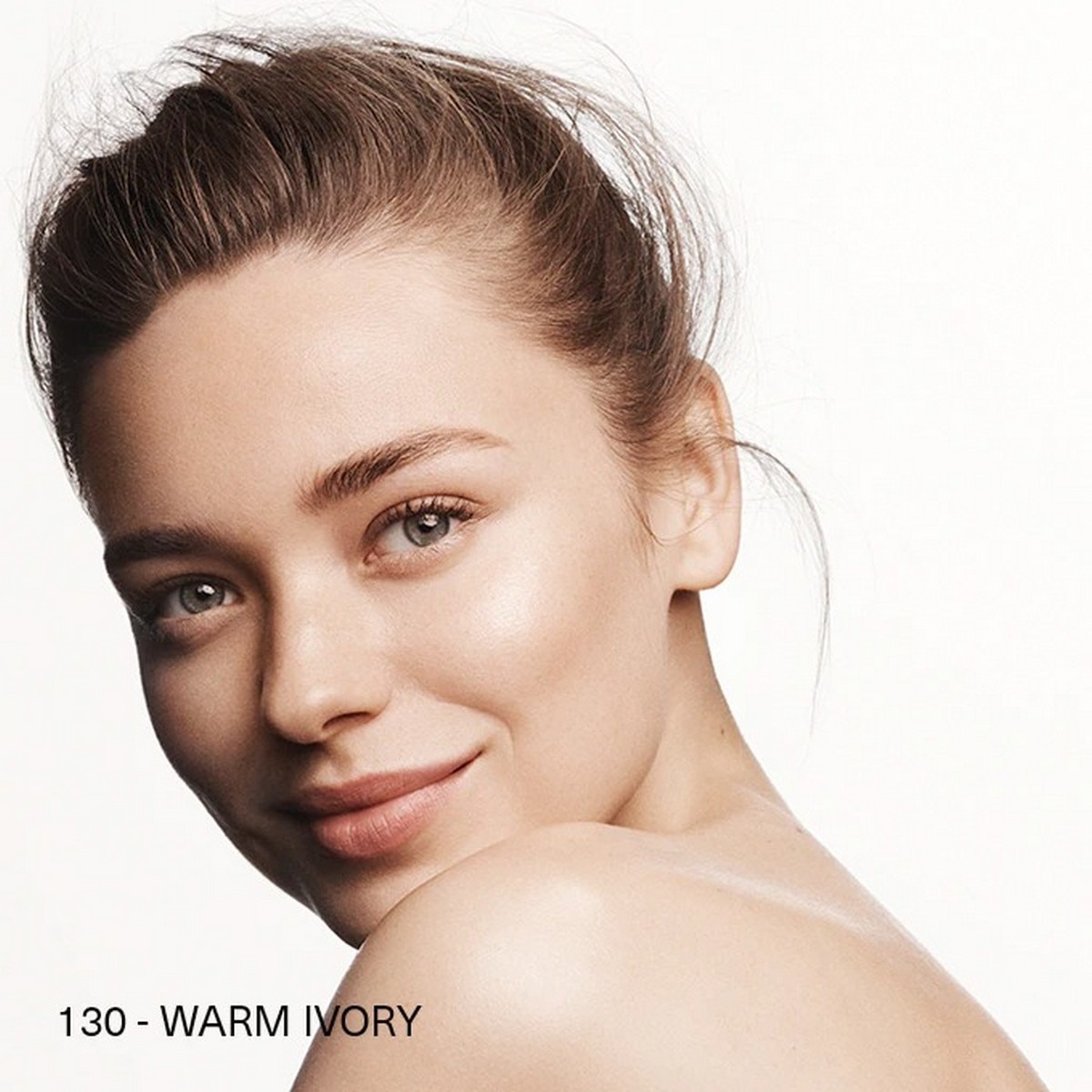 The Soft Fluid Long Wear Foundation SPF20 30 ml Warm Ivory-4
