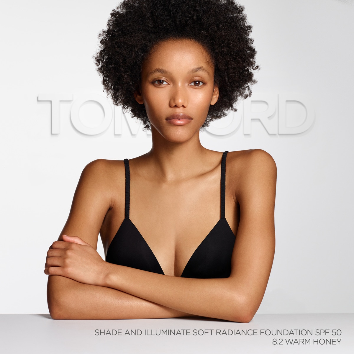 Base Shade And Illuminate Soft Radiance Liquid Foundation 8.2 Warm Honey-5